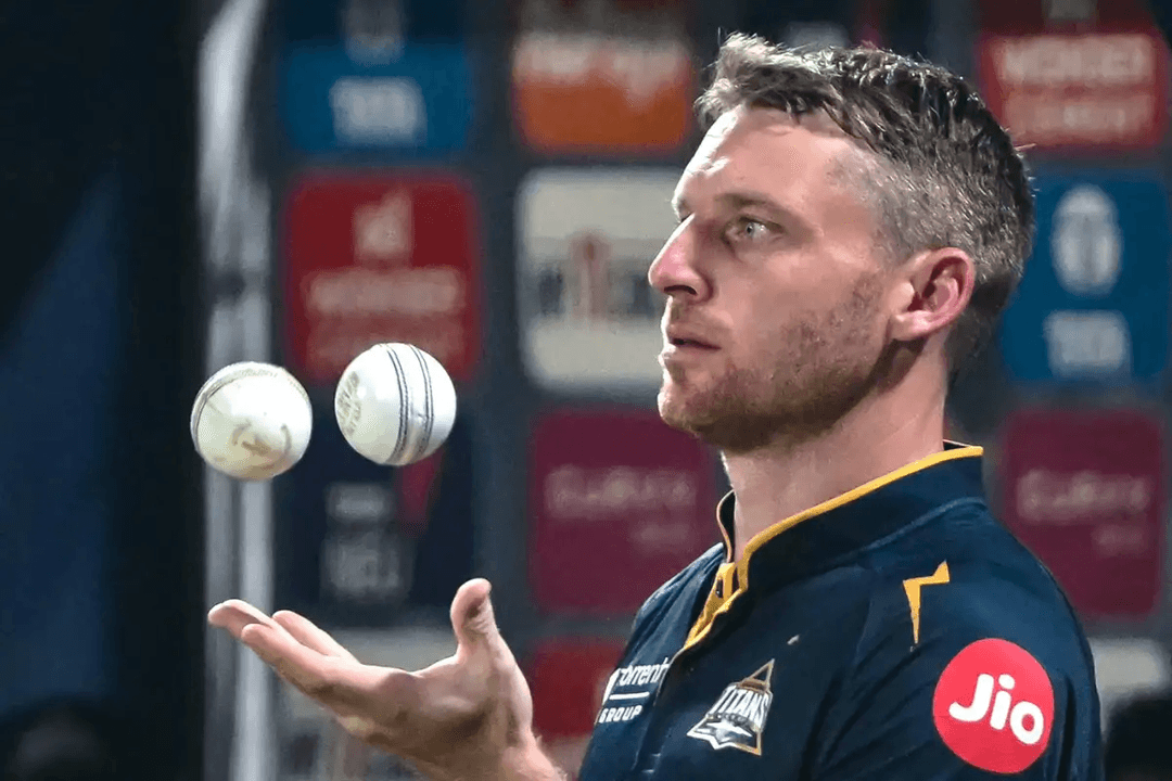 Jos Buttler plays cricket with kids